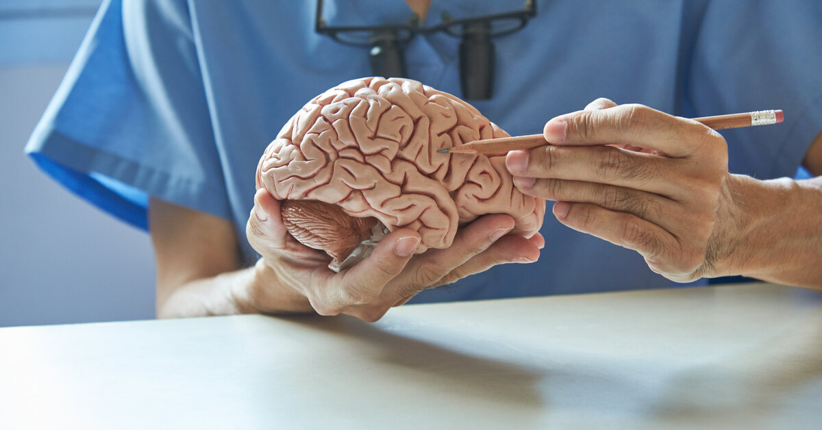 CОVID-19 способен поражать мозг сильнее болезни Альцгеймера